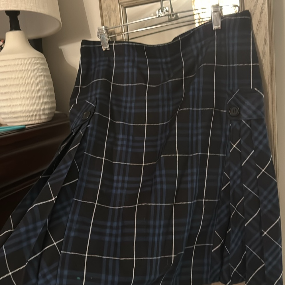 School Uniform Girls Side Pleat Plaid Skort Above the Knee sz 16. Navy Plaid